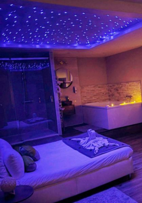 Studio Love room Spa Baignoire double La Ciotat Centre port